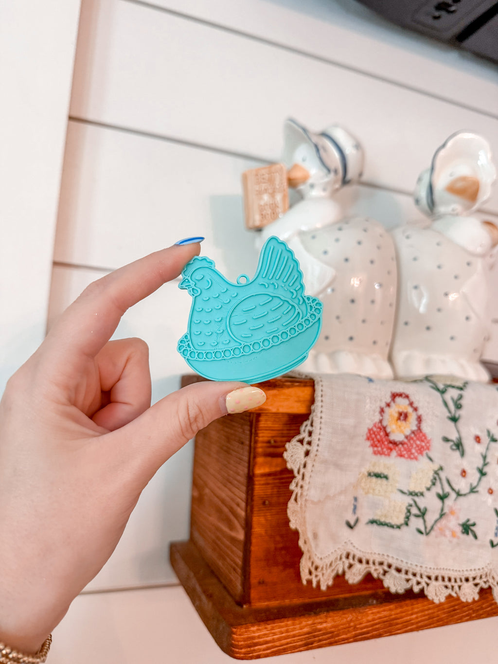 Teal Hen / keychain & bottle opener