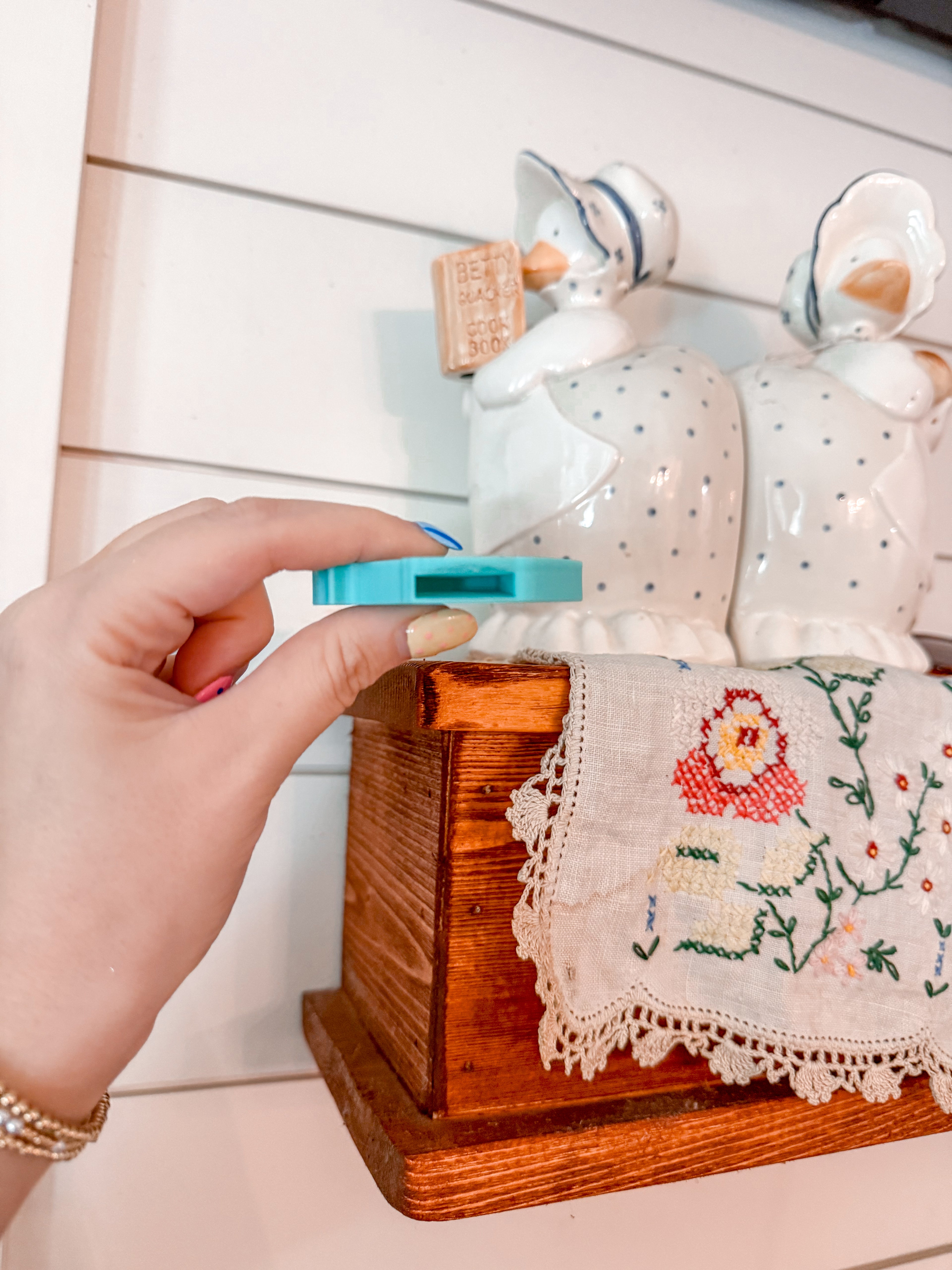 Teal Hen / keychain & bottle opener